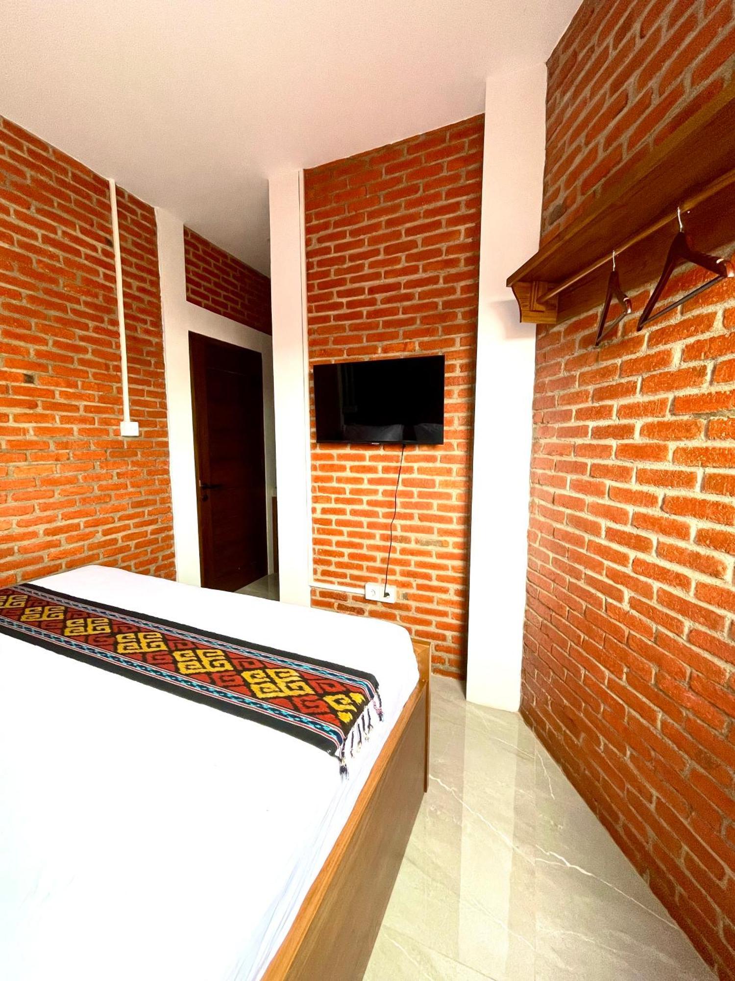 Puu Pau Hotel & Coffee Shop Labuan Bajo Exterior photo